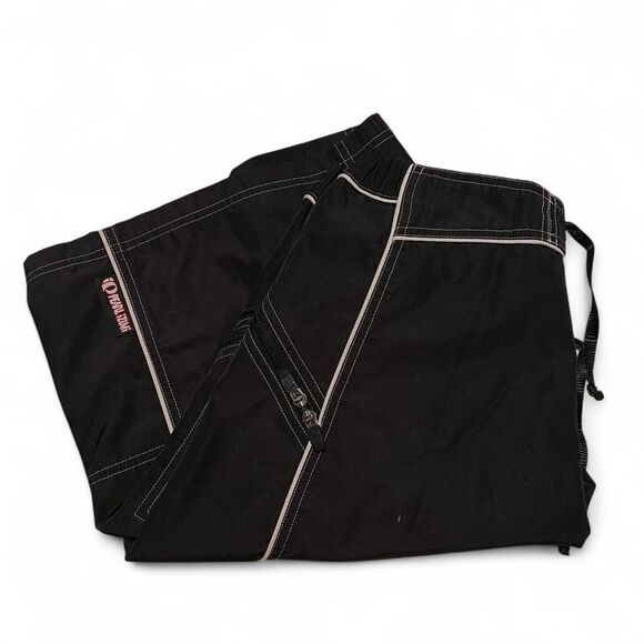 Y2K baggy black multi pocket men’s shorts with white stitching - Picture 7 of 7